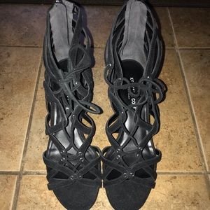Kenneth Cole black wedges